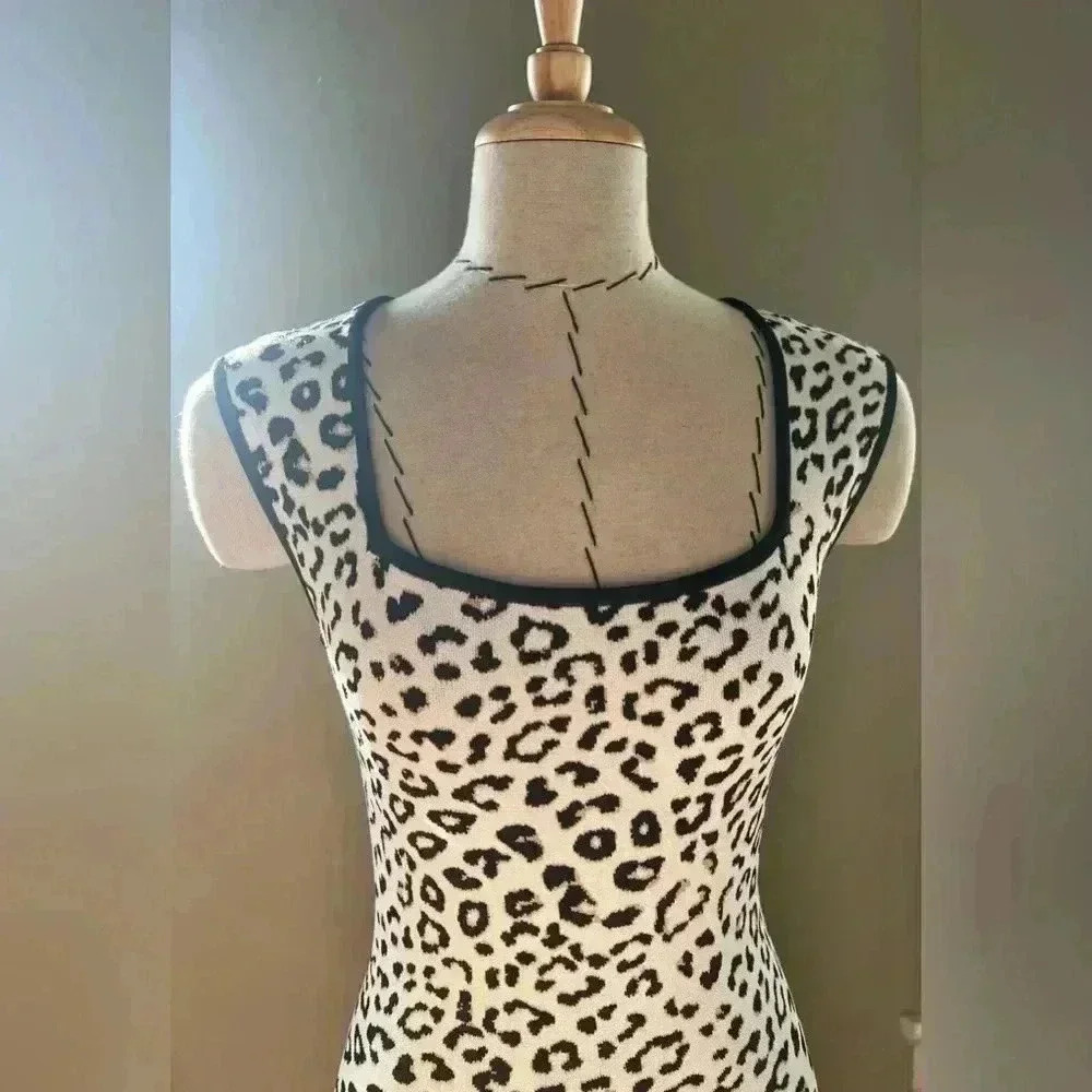 BCBGMAXAZRIA Ruby Snow Leopard Bodycon Cocktail Dress - XS - Picture 2 of 9